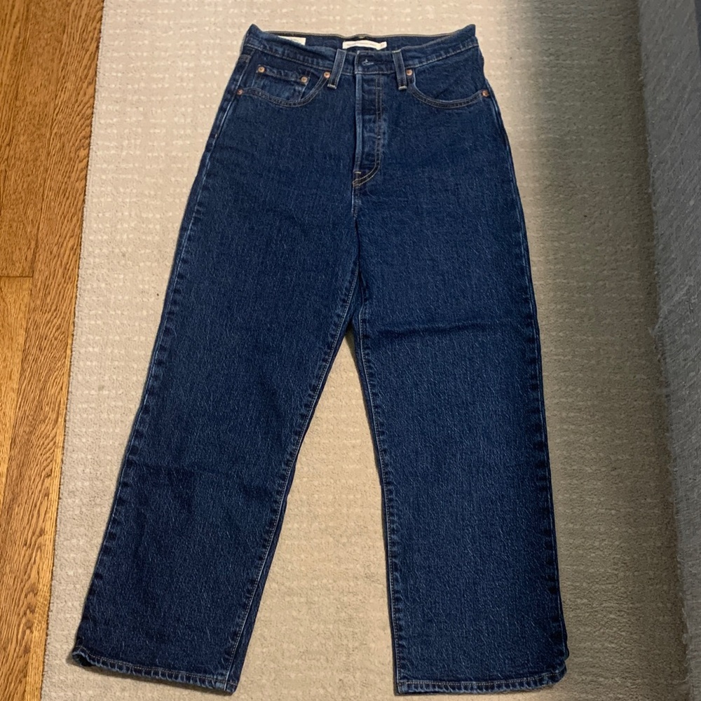 Levi’s Ribcage Straight Ankle Jeans in Salsa Dark Stone